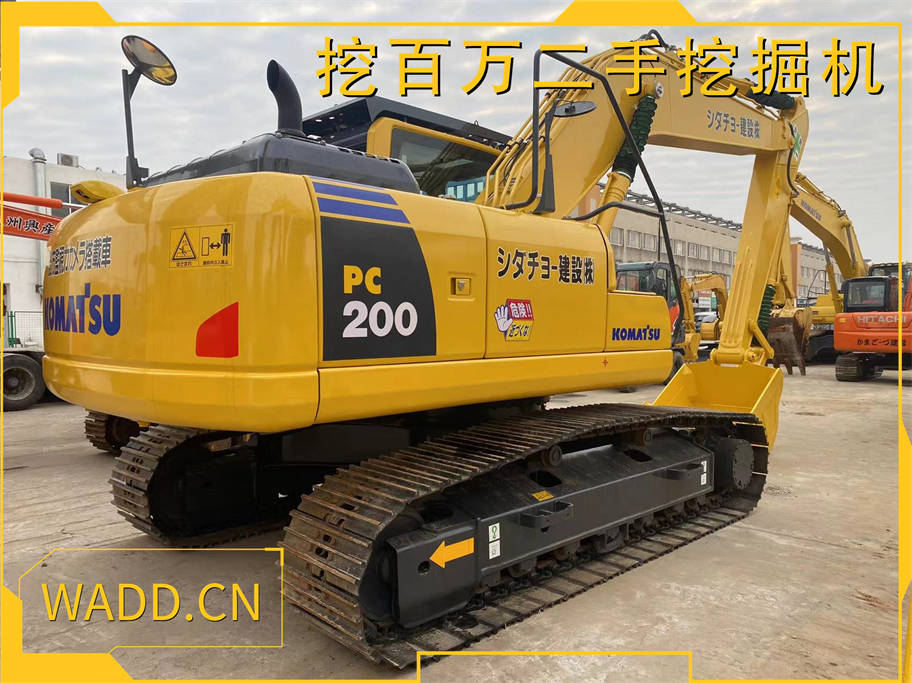 二手小松200挖掘機(jī)