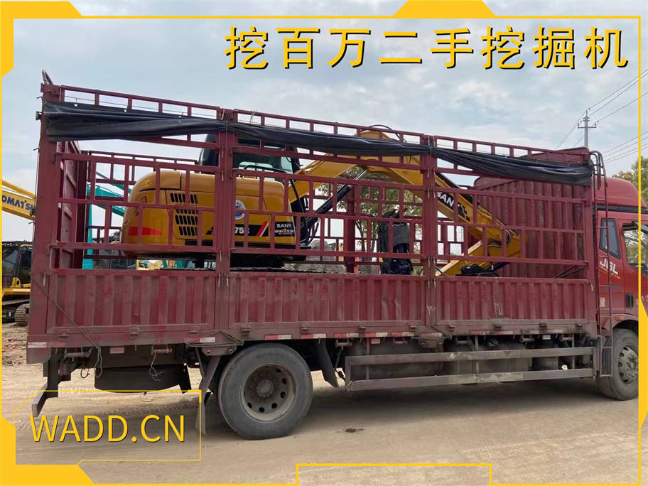 二手三一75挖掘機(jī)成功裝車(chē)發(fā)貨
