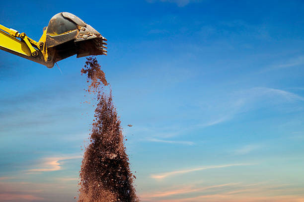 二手挖掘機市場趨勢分析：未來的發(fā)展機會 Second-Hand Excavator Market Trend Analysis: Future Development Opportunities